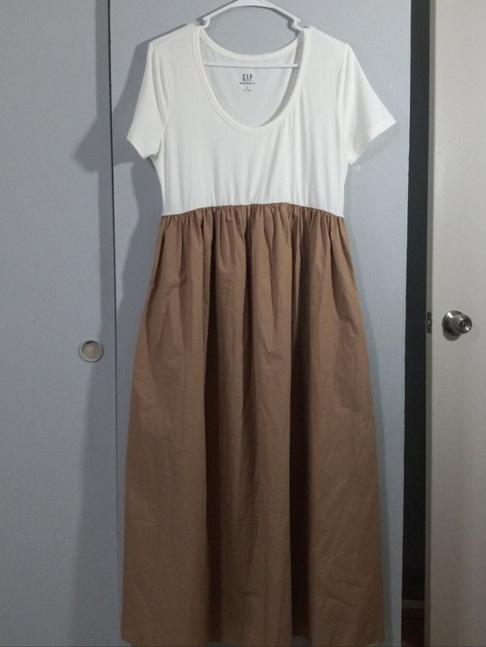 GAP Maternity White Top with Brown Gathered Maxi Skirt Size S